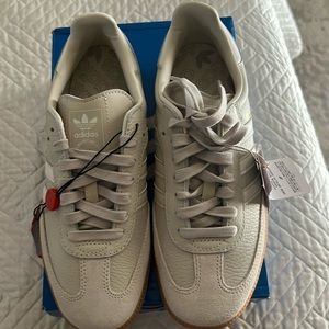 Adidas samba bone color